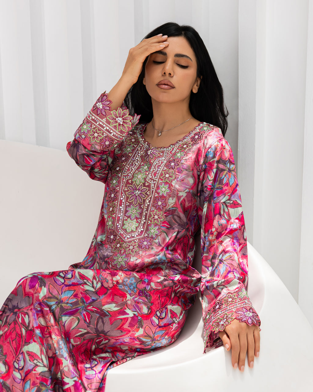Magenta Bloom Mukhawar — embroidered jacquard silk Emirati dress (4)