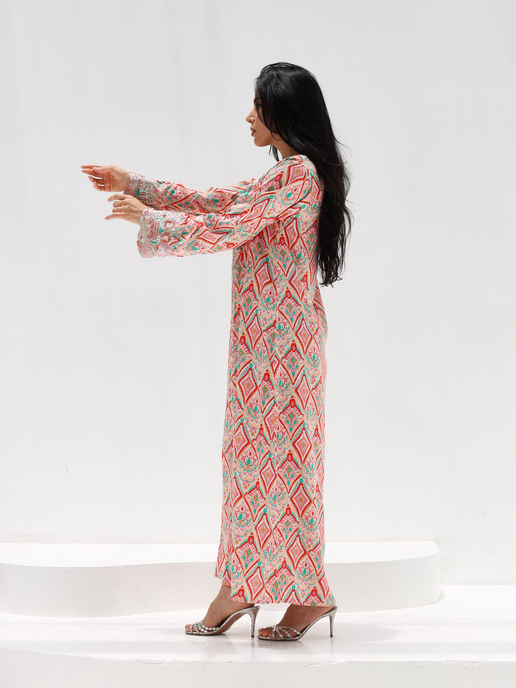 Coral Mosaic Mukhawar — embroidered cotton Emirati dress (18)