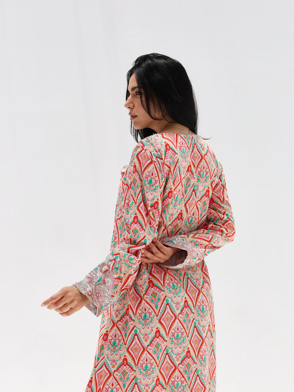 Coral Mosaic Mukhawar — embroidered cotton Emirati dress (22)