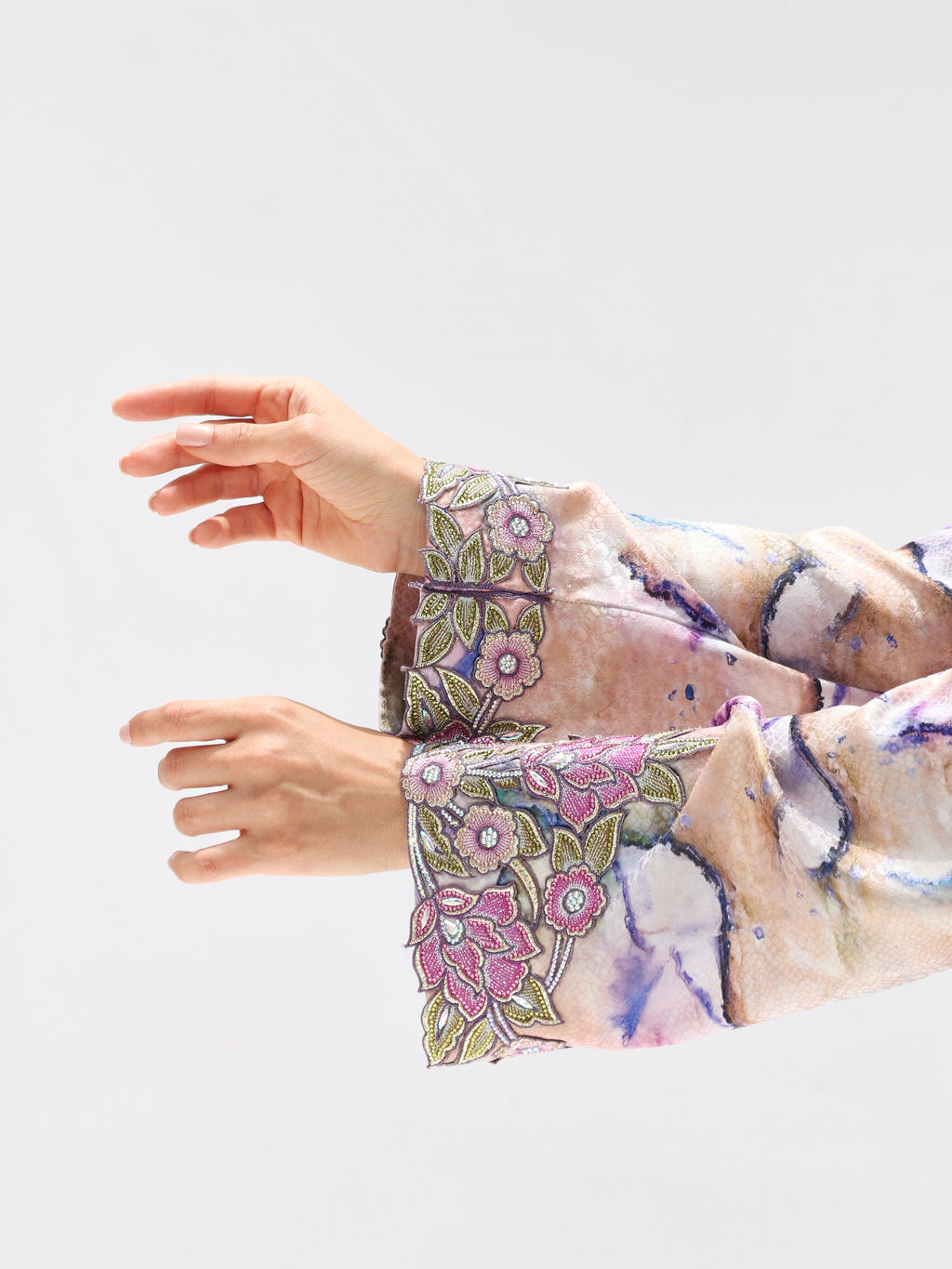 Marble Blossom Mukhawar — embroidered jacquard silk Emirati dress (3)