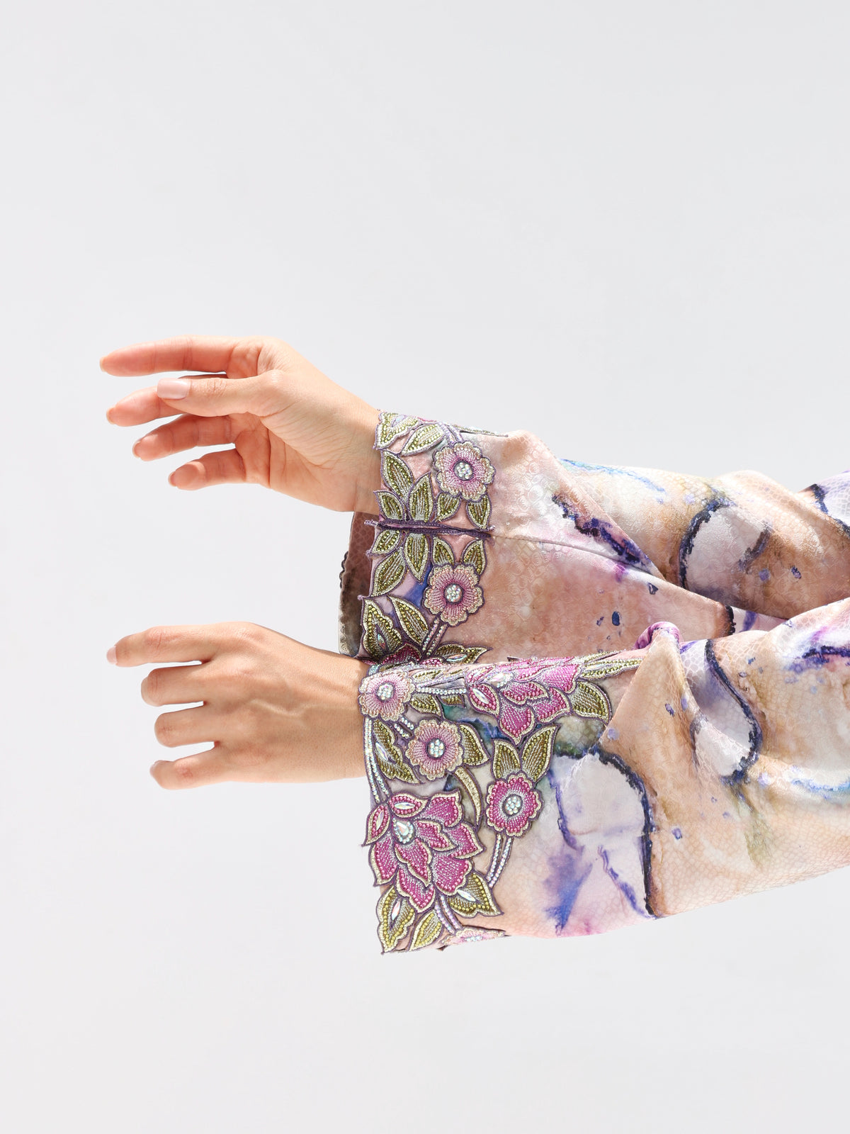 Marble Blossom Mukhawar — embroidered jacquard silk Emirati dress (3)