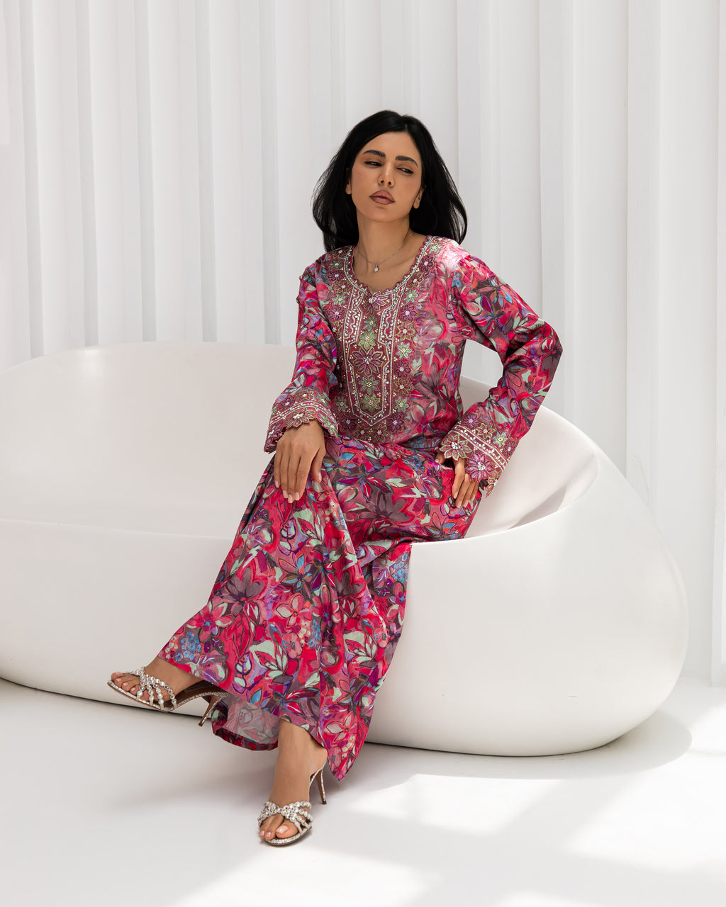 Magenta Bloom Mukhawar — embroidered jacquard silk Emirati dress (5)