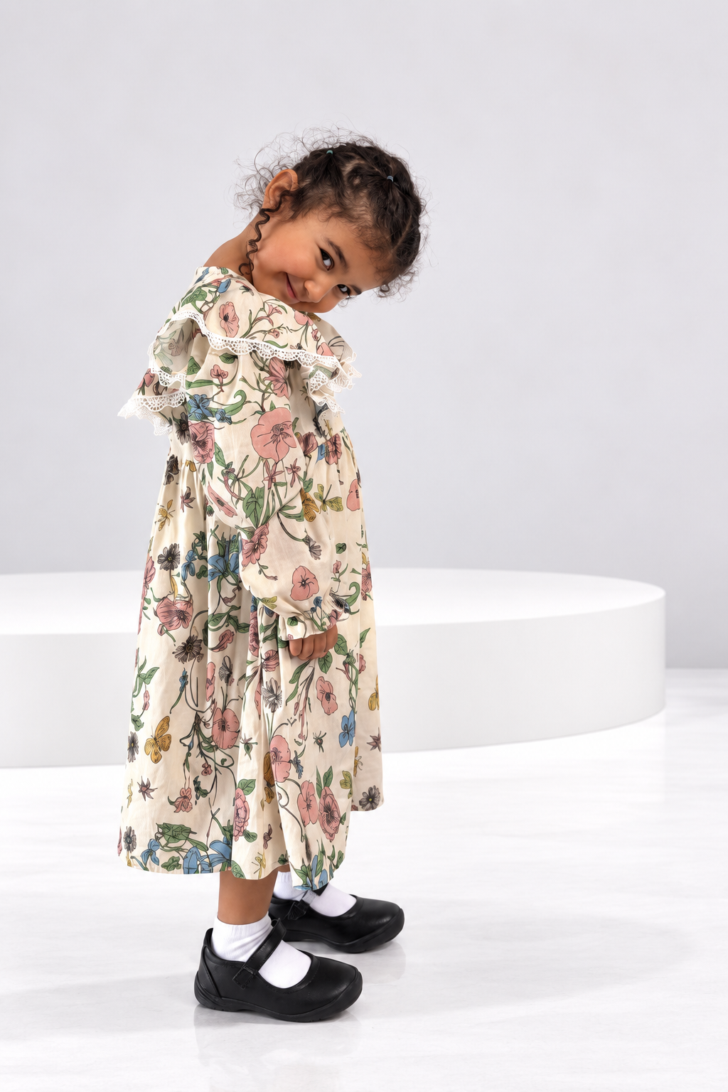 Botanical butterfly girls dress with lace ruffle shoulders (4)