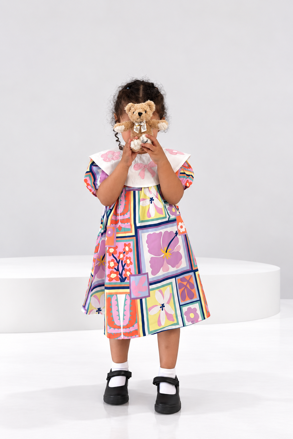 Patchwork floral girls dress with bow appliqué collar (3)